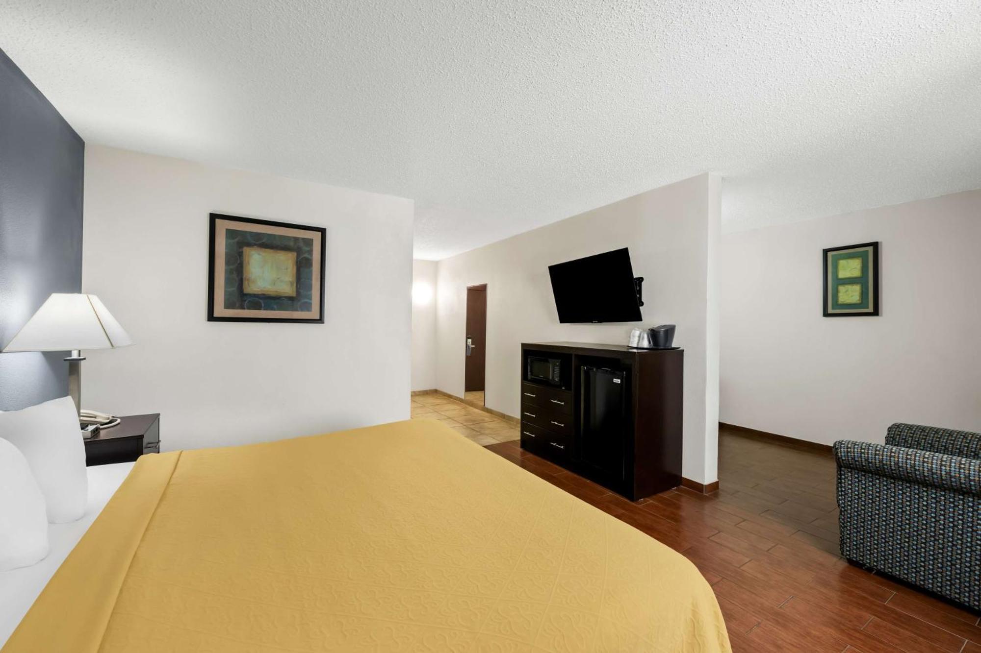 Surestay Plus Hotel By Best Western Lubbock Medical Center Extérieur photo