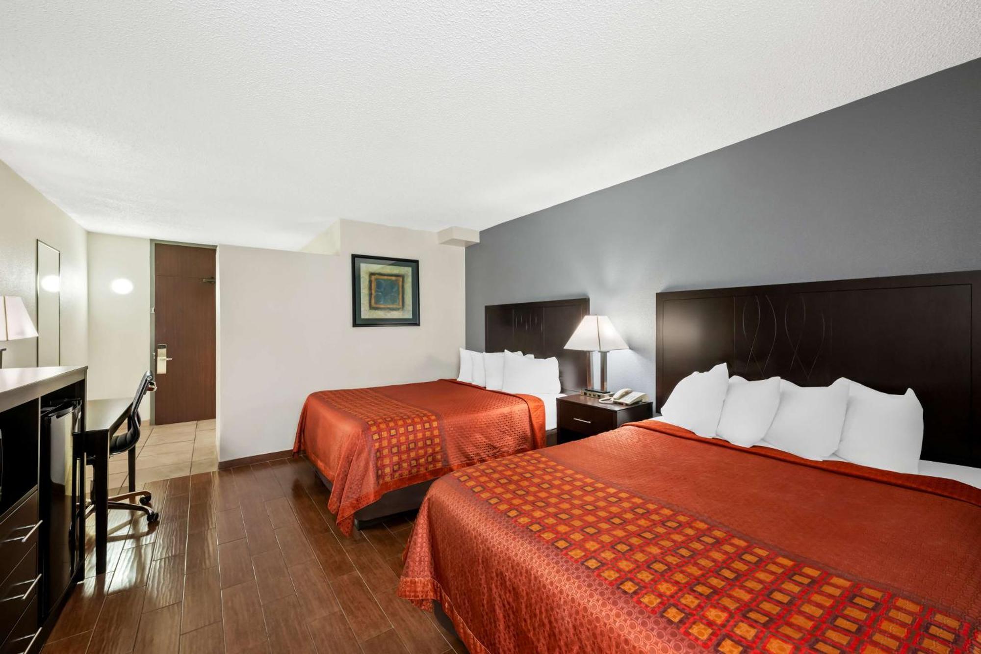 Surestay Plus Hotel By Best Western Lubbock Medical Center Extérieur photo