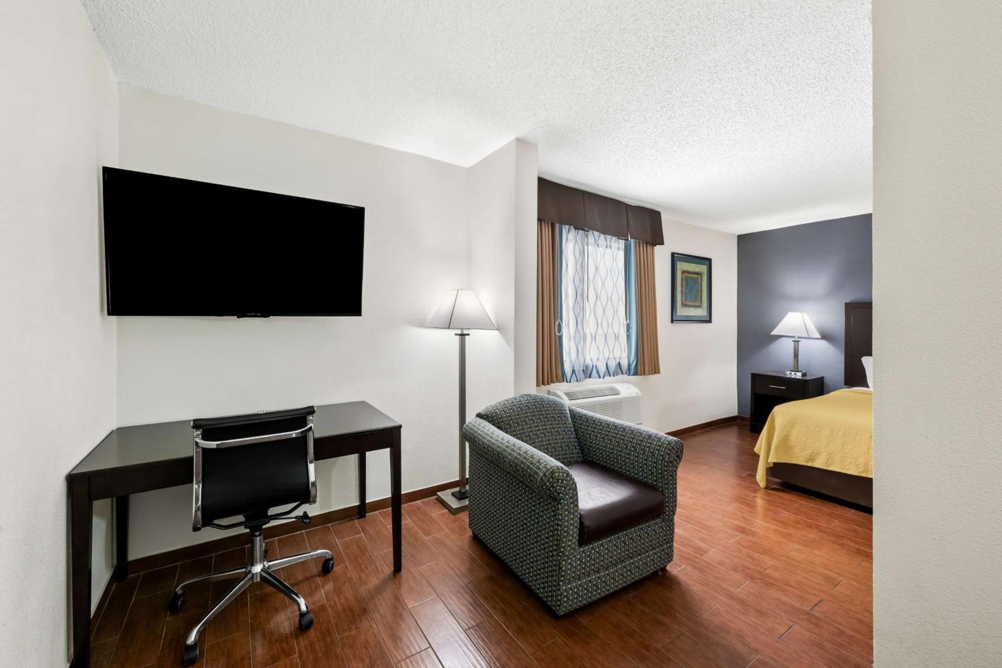 Surestay Plus Hotel By Best Western Lubbock Medical Center Extérieur photo