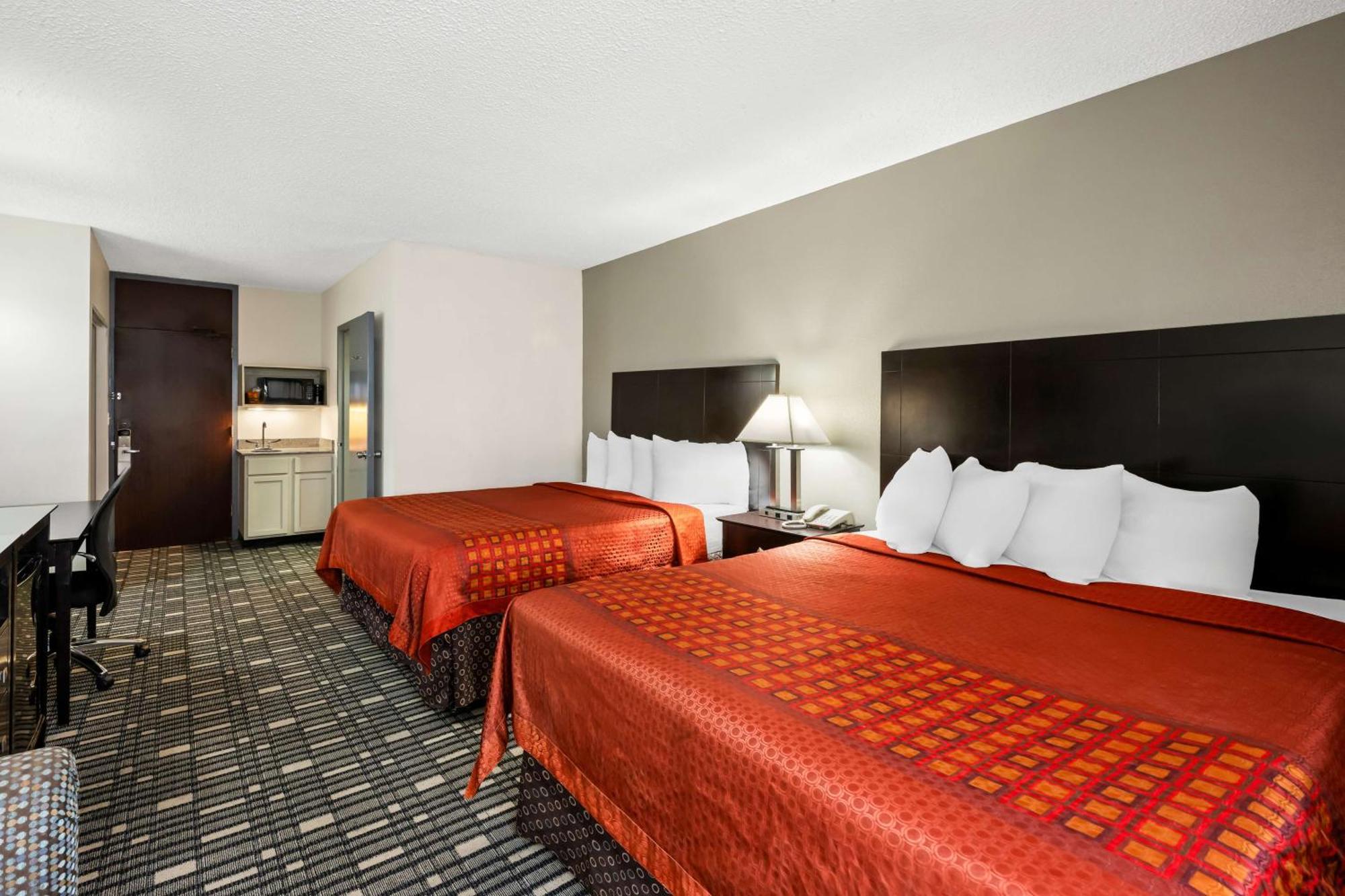 Surestay Plus Hotel By Best Western Lubbock Medical Center Extérieur photo