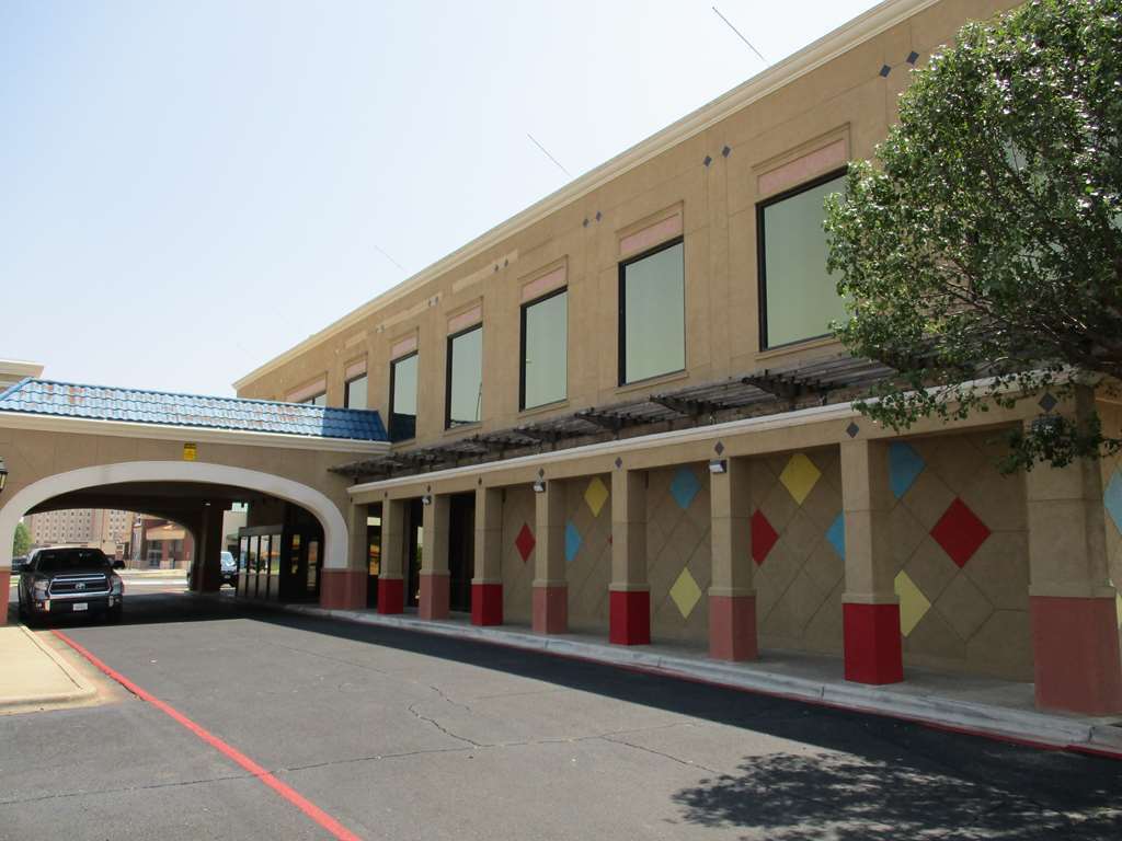 Surestay Plus Hotel By Best Western Lubbock Medical Center Extérieur photo