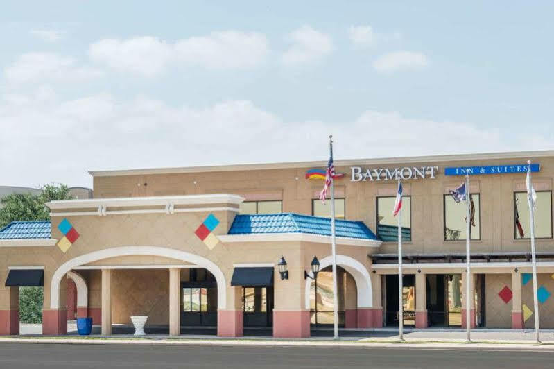 Surestay Plus Hotel By Best Western Lubbock Medical Center Extérieur photo